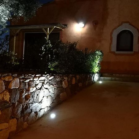 Bed and Breakfast A Lu Ponti Budoni Exterior foto